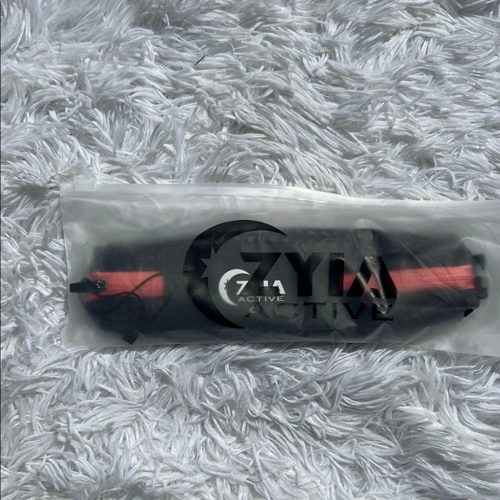 ZYIA Active Strobe Black Sprint and Neon Coral Pink Running Belt NEW
